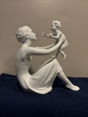 VTG Kaiser White Porcelain Figurine Mother And Child Bisque Matte